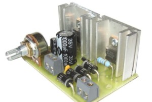 KP610 Zasilacz Uniwersalny 1,2V do 12V / 2A